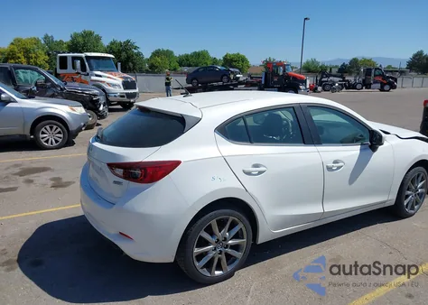 2018 Mazda 3 Touring z USA, uszkodzony, nr VIN 3MZBN1L38JM167174